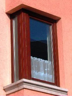 Bukó-nyíló ablak